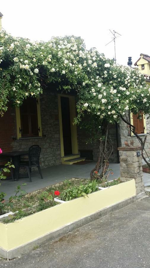 La Casa Di Valerio Villa Montabone Exterior photo
